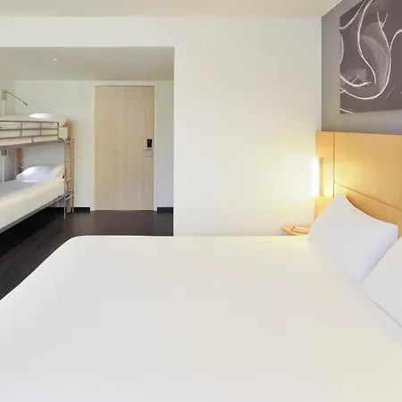 Ibis Hotel 3*