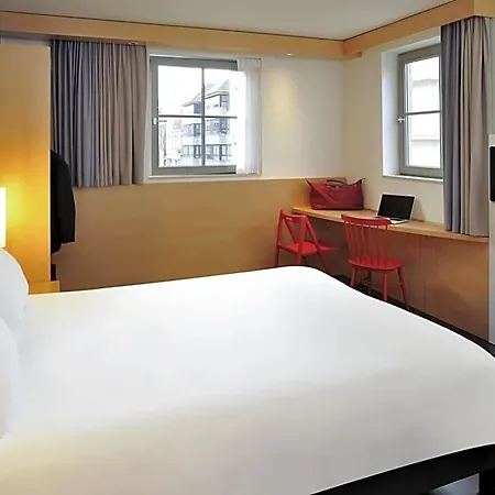 Ibis Hotel 3*